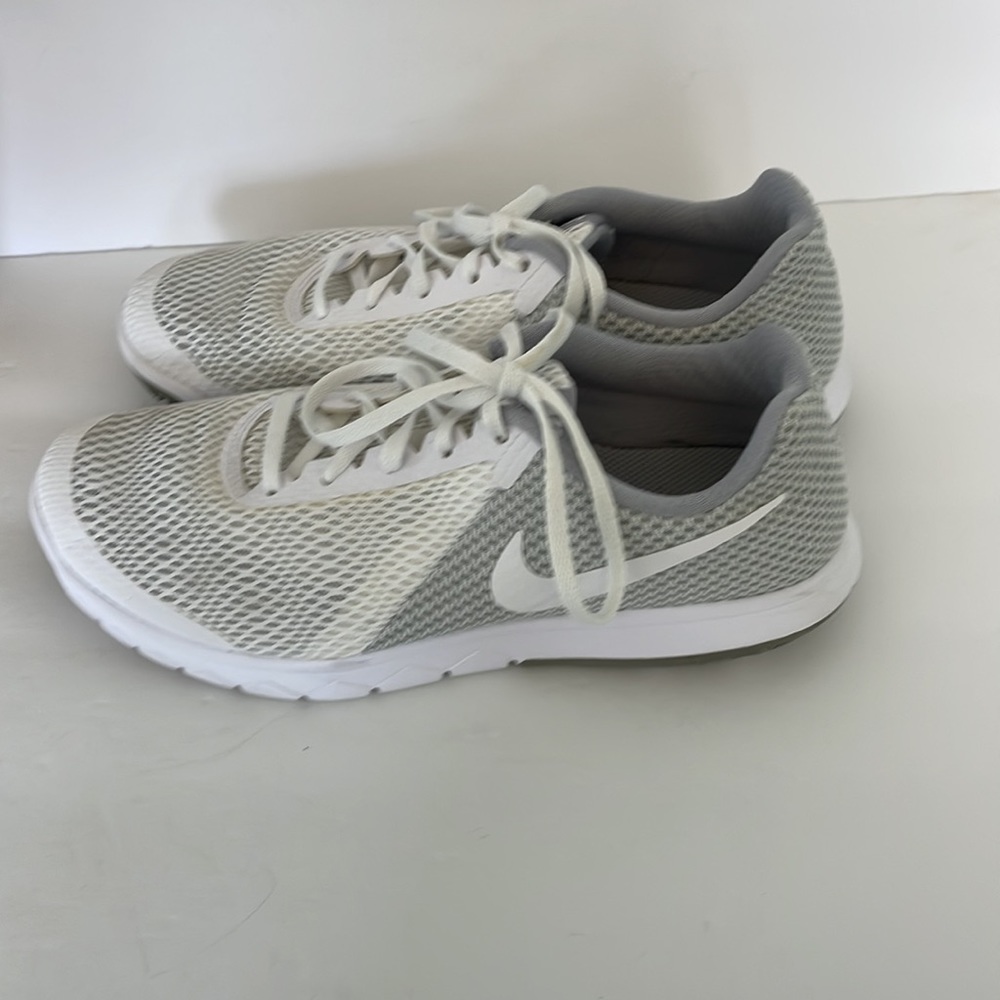 Nike Flex White Sneakers Size 8.5